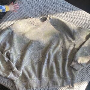 Worn twice like new size S camo crewneck